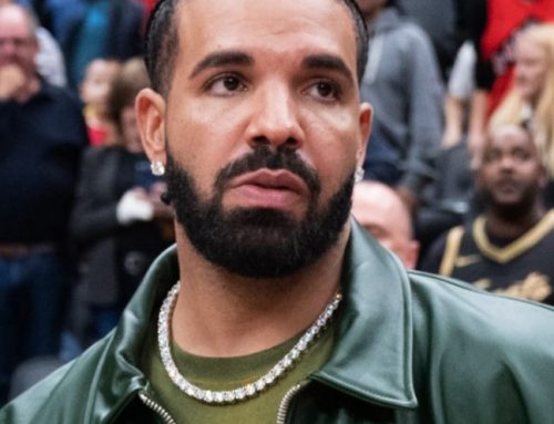DRAKE’S CARD GETS DECLINED WHILE TRYING TO GIFT FAN $500: ‘EMBARRASSING!’
