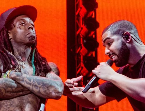 DRAKE & LIL WAYNE RAISE EYEBROWS WITH ONSTAGE TELEPROMPTER: ‘SO IT’S KARAOKE THEN?’